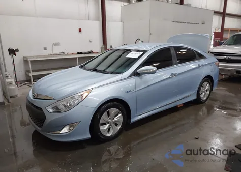 2013 Hyundai Sonata Hybrid z USA, uszkodzony, nr VIN KMHEC4A4XDA083373